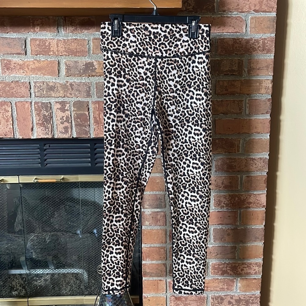 ZYIA Active Leopard Scrunchy Leggings 6/8
